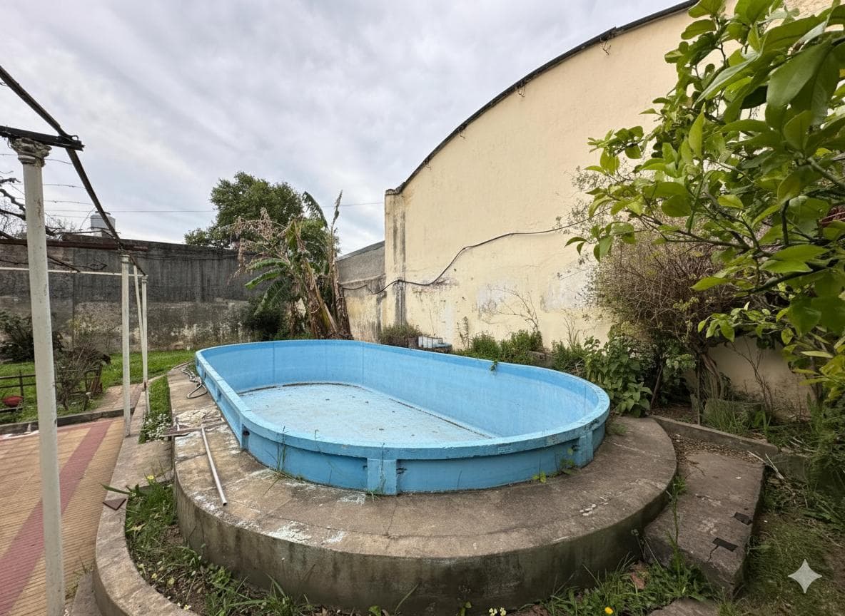 FOR SALE - Ideal home for an institution or residence, Domingo Matheu, Rosario.