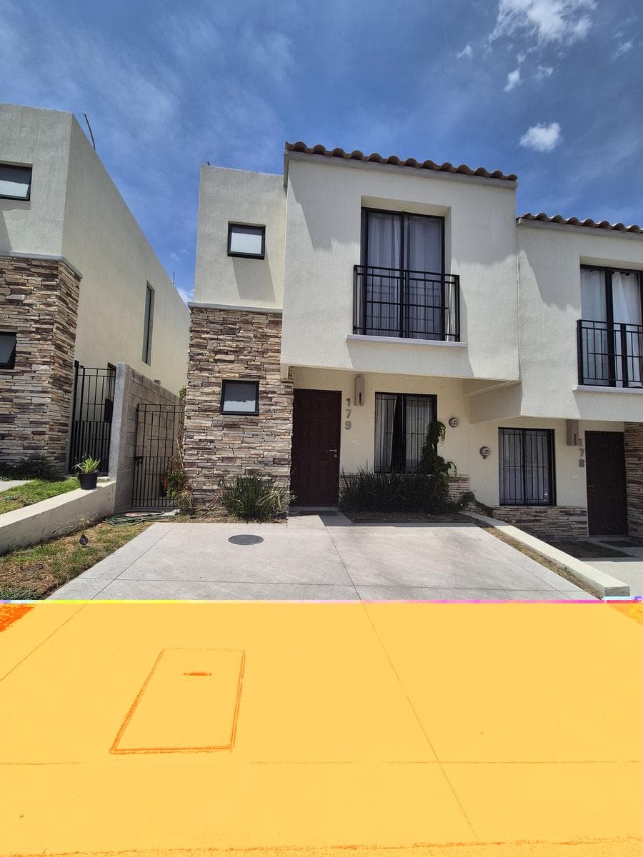 House in the Capital Sur Subdivision