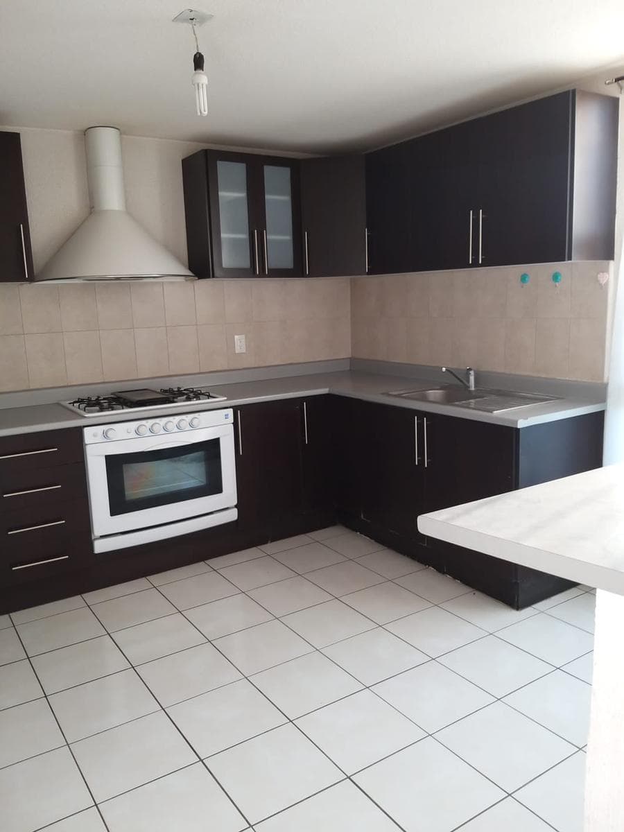 Casa de 3 Recámaras en esquina y con terreno excedente
