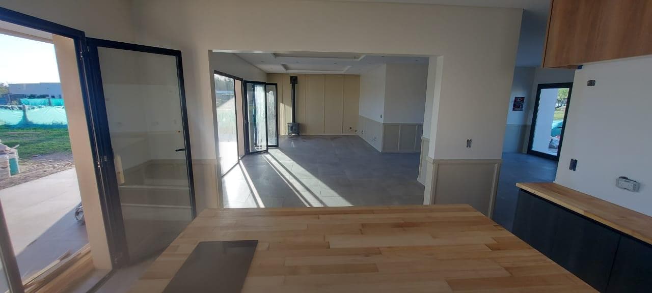 House for Sale - 3 Bedrooms in Santa Isabel II