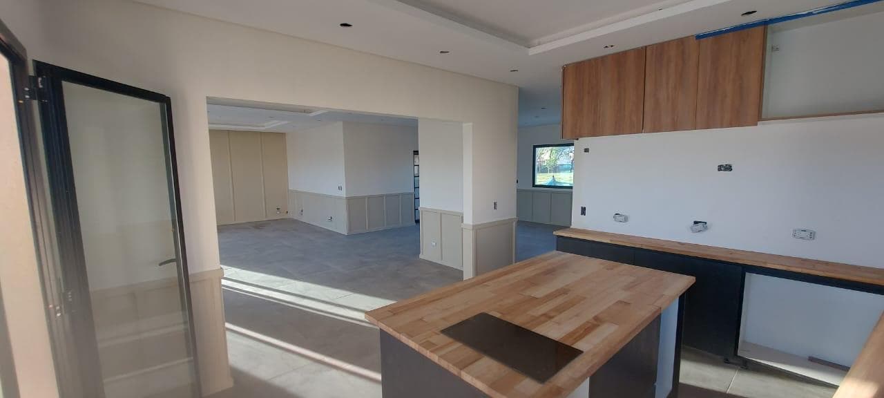 House for Sale - 3 Bedrooms in Santa Isabel II