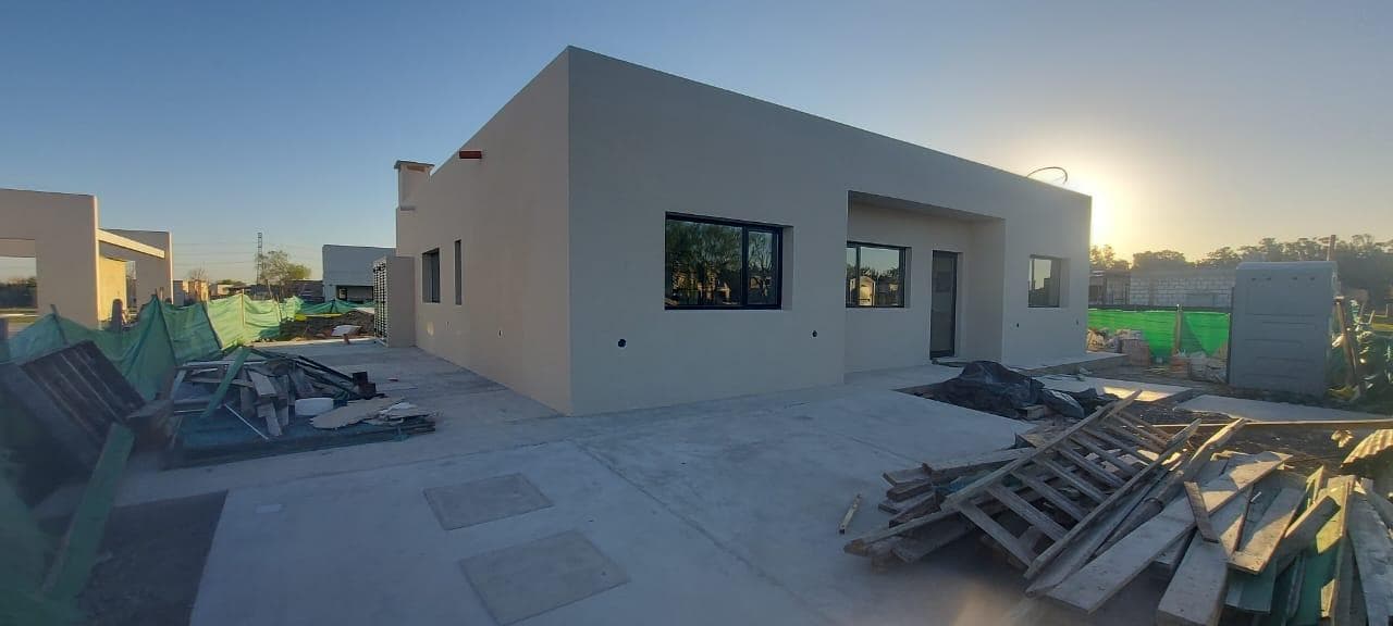 House for Sale - 3 Bedrooms in Santa Isabel II