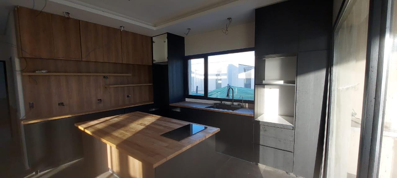 House for Sale - 3 Bedrooms in Santa Isabel II