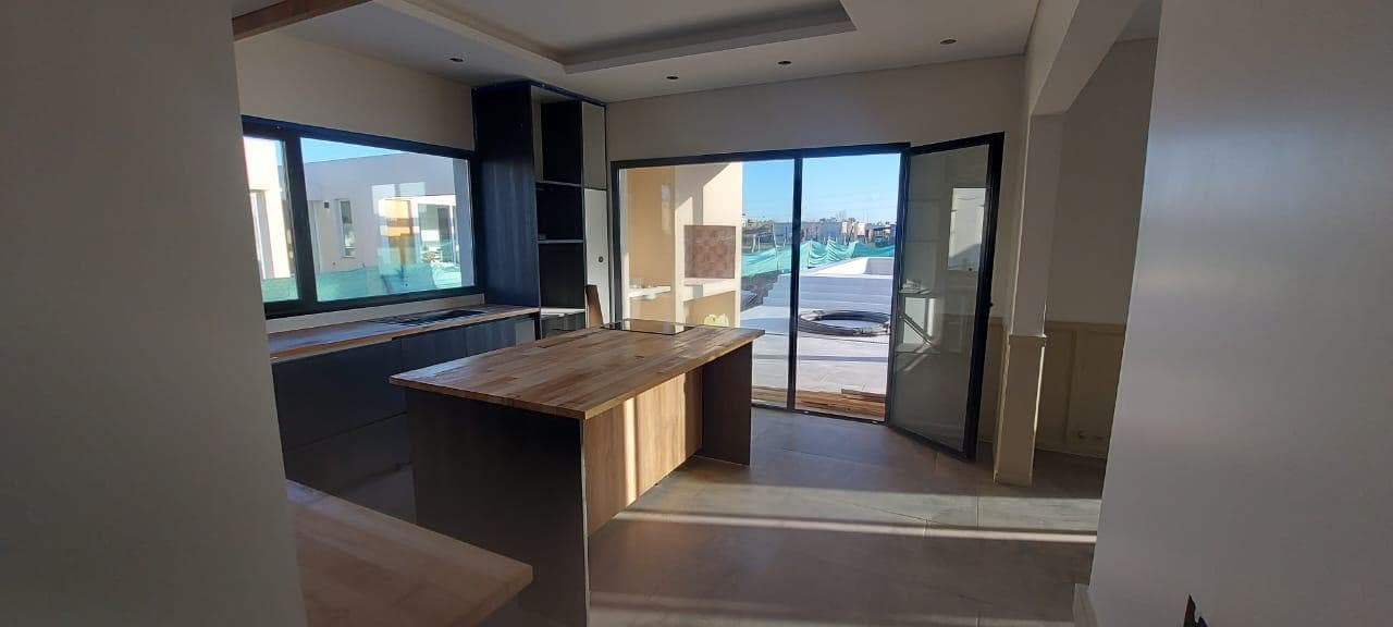 House for Sale - 3 Bedrooms in Santa Isabel II