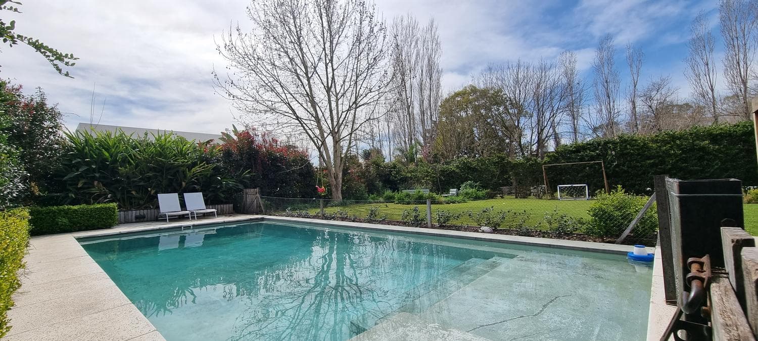 House for short-term rent in Las Liebres, Panamericana Km 38, 4 bedrooms, garden, and pool