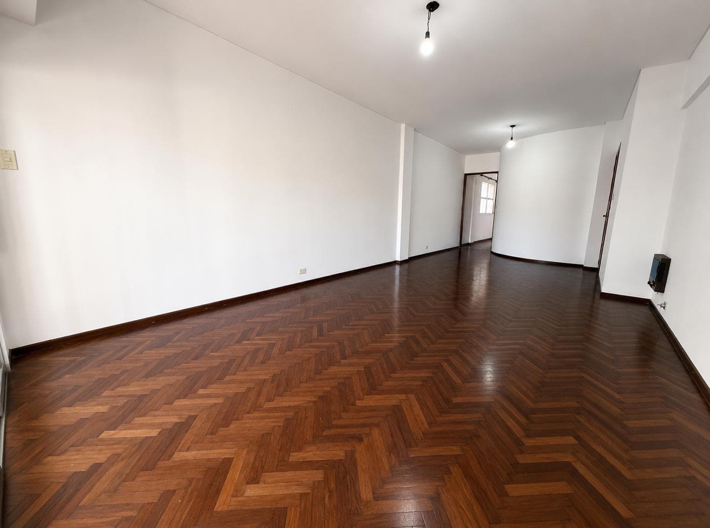 3-BEDROOM APARTMENT FOR SALE (WITH A UTILITY ROOM) IN DOWNTOWN