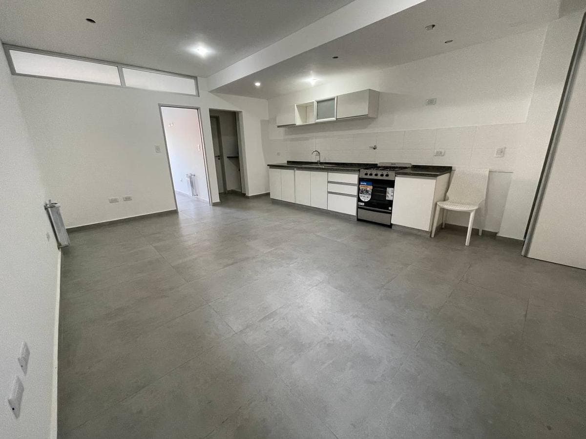 APARTMENT FOR SALE: 2-ROOM APARTMENT IN THE PLAZA CONESA AREA OF QUILMES