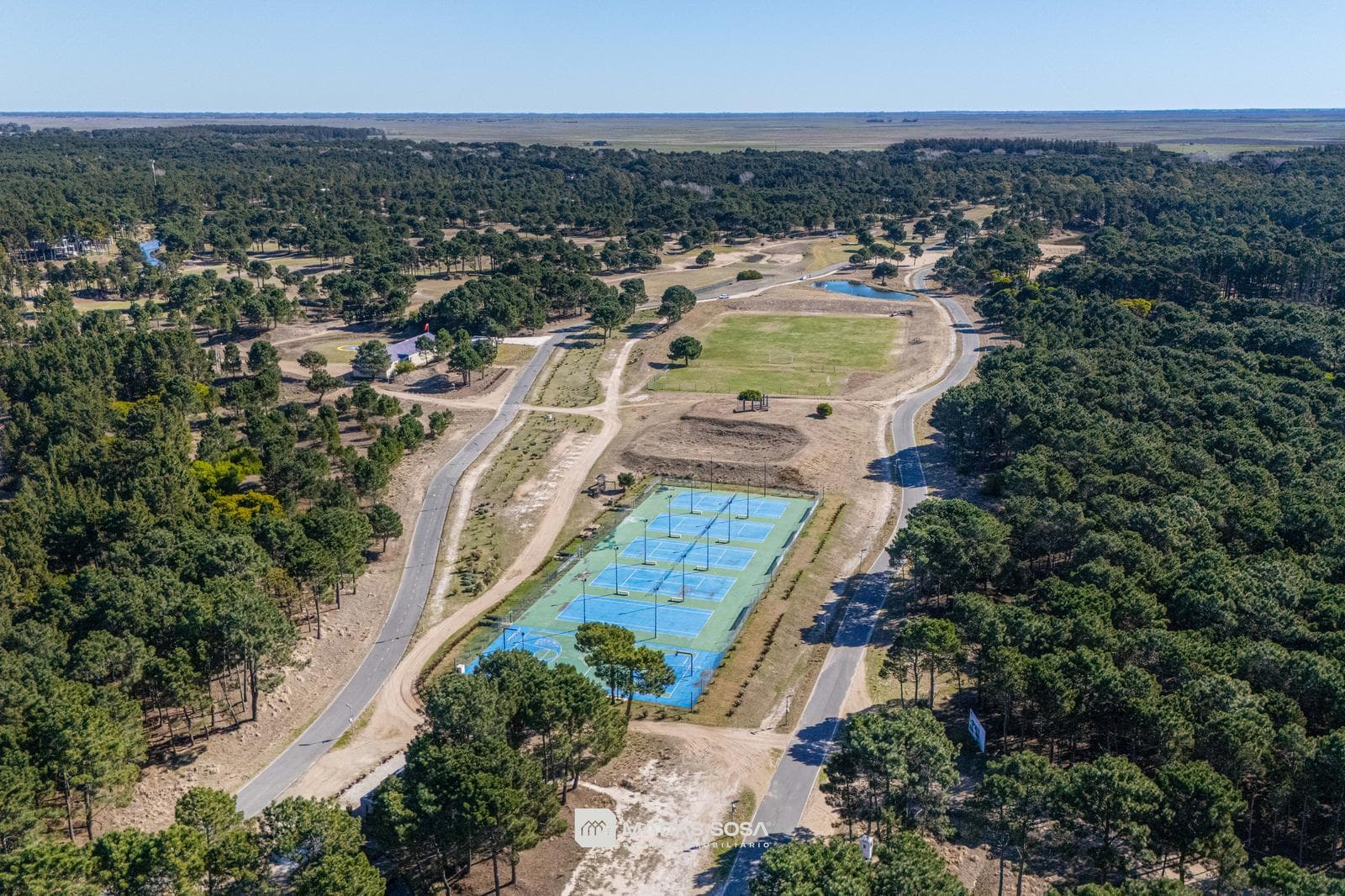 Venta - Casa 5 Ambientes Frente al Lago - Villarobles