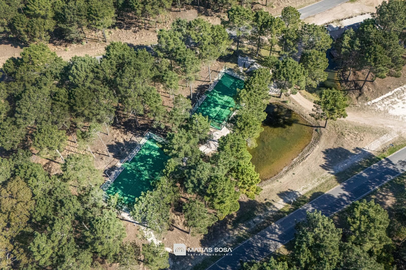 Venta - Casa 5 Ambientes Frente al Lago - Villarobles