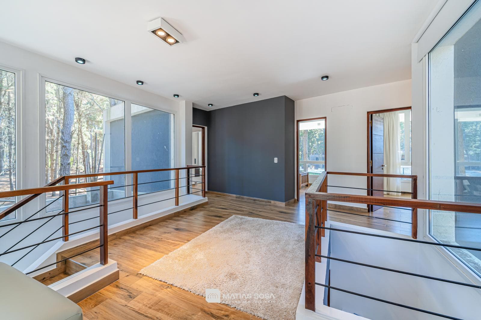 Venta - Casa 5 Ambientes Frente al Lago - Villarobles