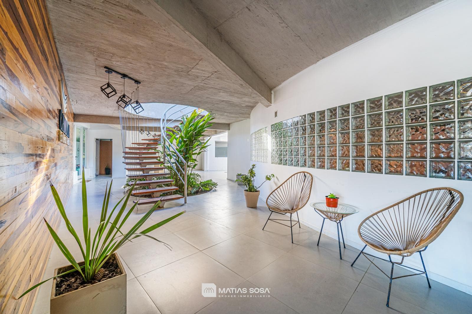 Venta - Casa 5 Ambientes Frente al Lago - Villarobles