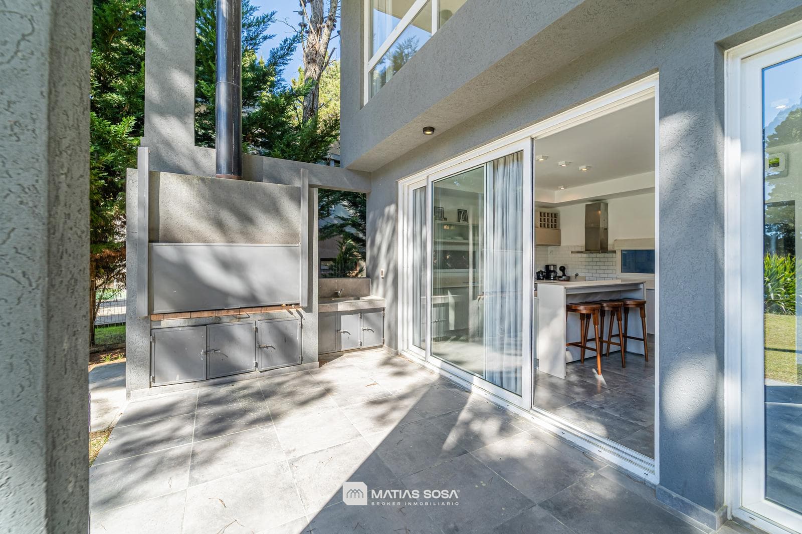 Venta - Casa 5 Ambientes Frente al Lago - Villarobles