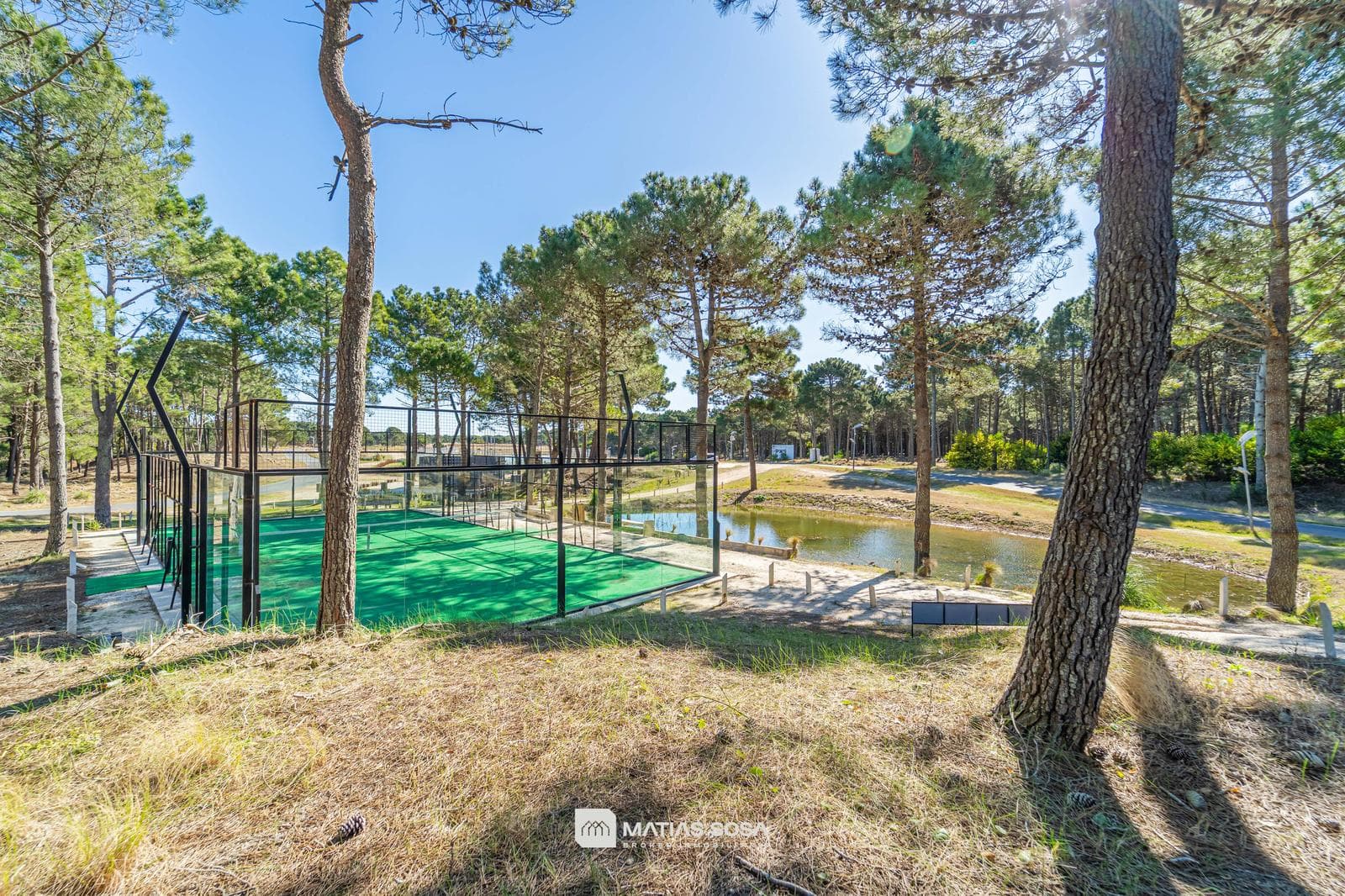 Venta - Casa 5 Ambientes Frente al Lago - Villarobles