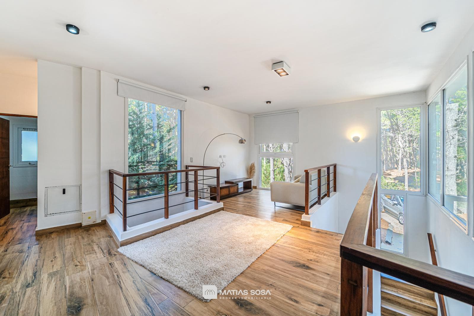 Venta - Casa 5 Ambientes Frente al Lago - Villarobles