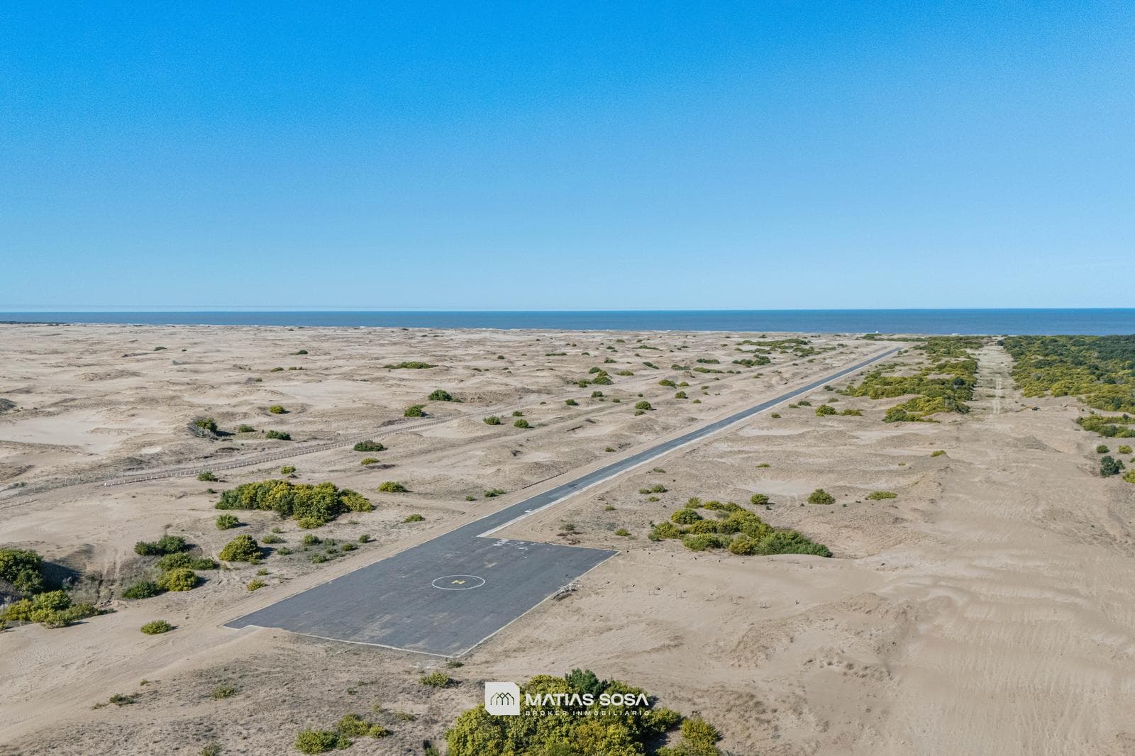 Venta - Casa 5 Ambientes Frente al Lago - Villarobles