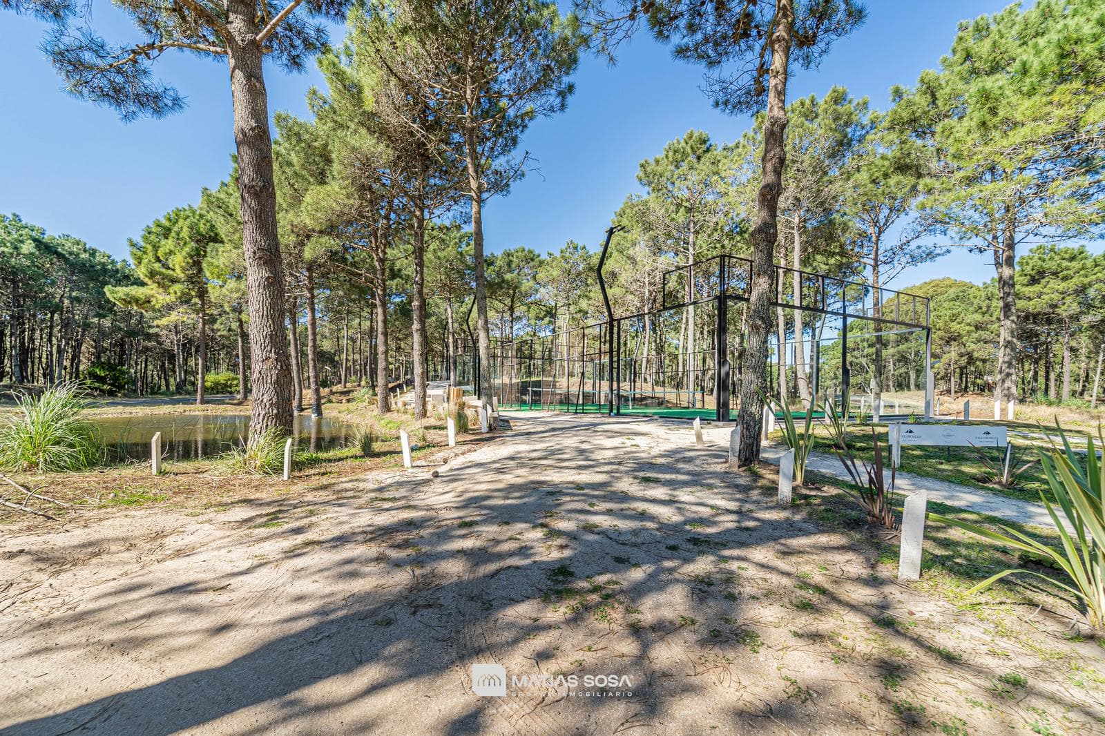 Venta - Casa 5 Ambientes Frente al Lago - Villarobles