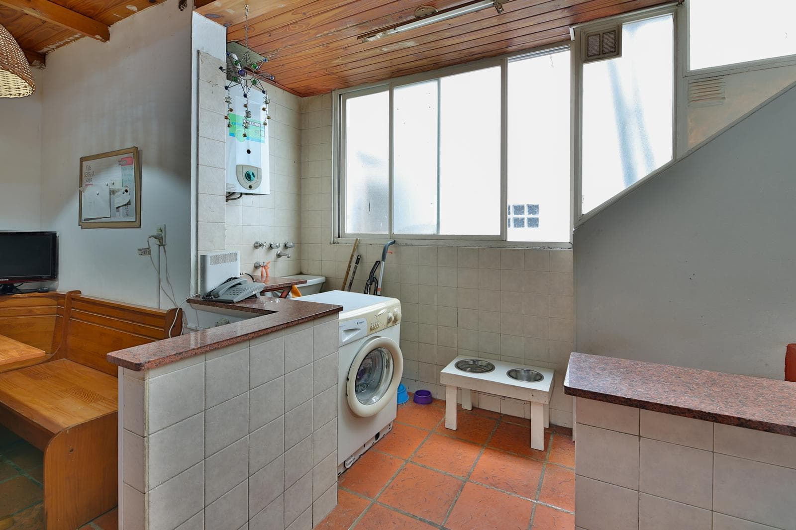 5-ROOM HOUSE FOR SALE WITH A YARD IN ALMAGRO - ON THE MAIN STREET - QUALIFIES FOR A MORTGAGE