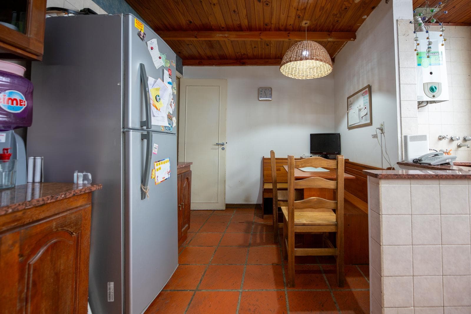 5-ROOM HOUSE FOR SALE WITH A YARD IN ALMAGRO - ON THE MAIN STREET - QUALIFIES FOR A MORTGAGE