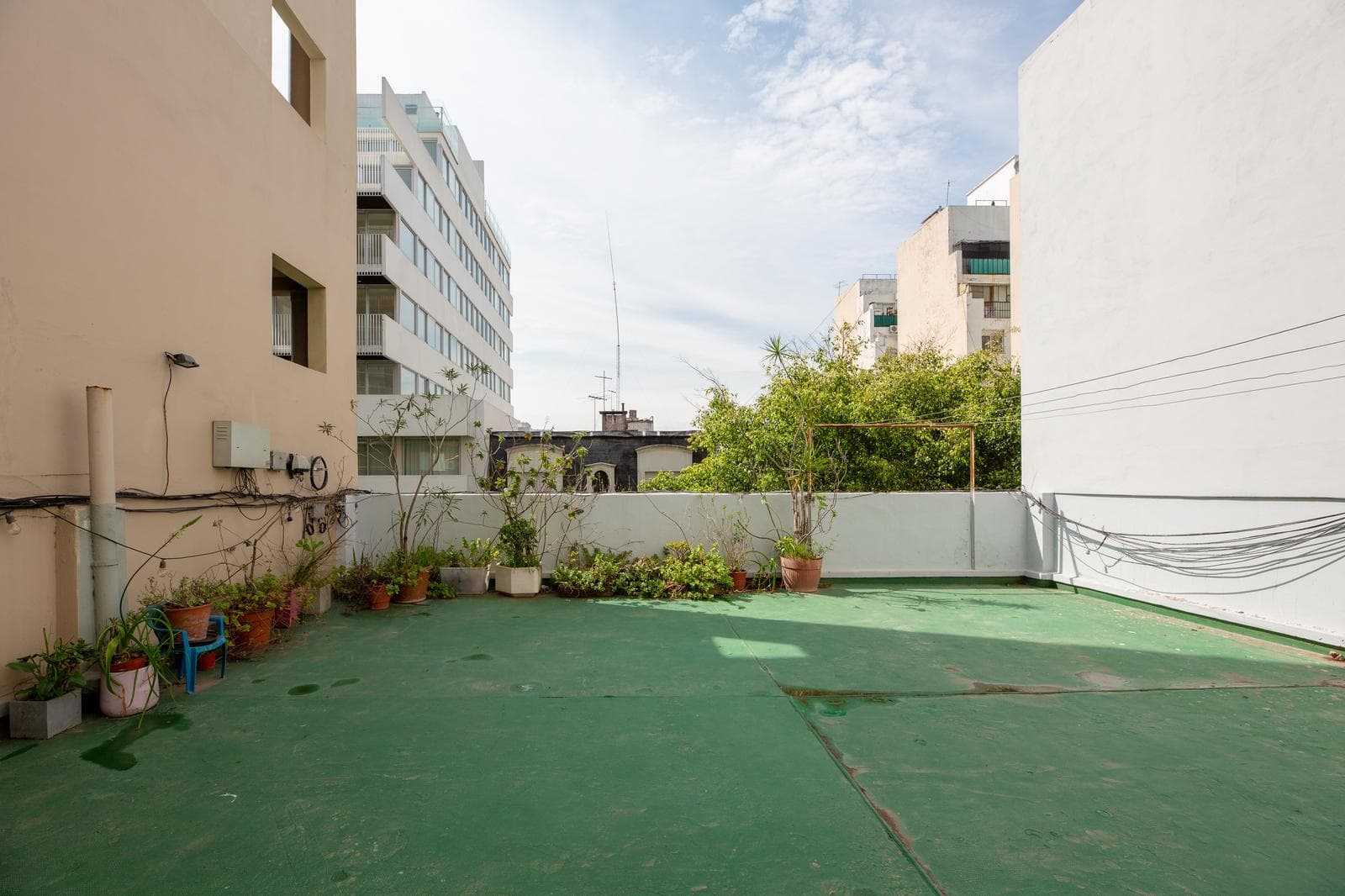 5-ROOM HOUSE FOR SALE WITH A YARD IN ALMAGRO - ON THE MAIN STREET - QUALIFIES FOR A MORTGAGE