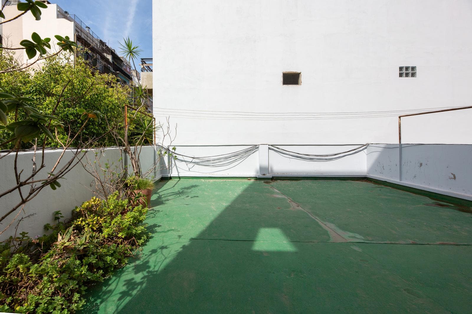 5-ROOM HOUSE FOR SALE WITH A YARD IN ALMAGRO - ON THE MAIN STREET - QUALIFIES FOR A MORTGAGE
