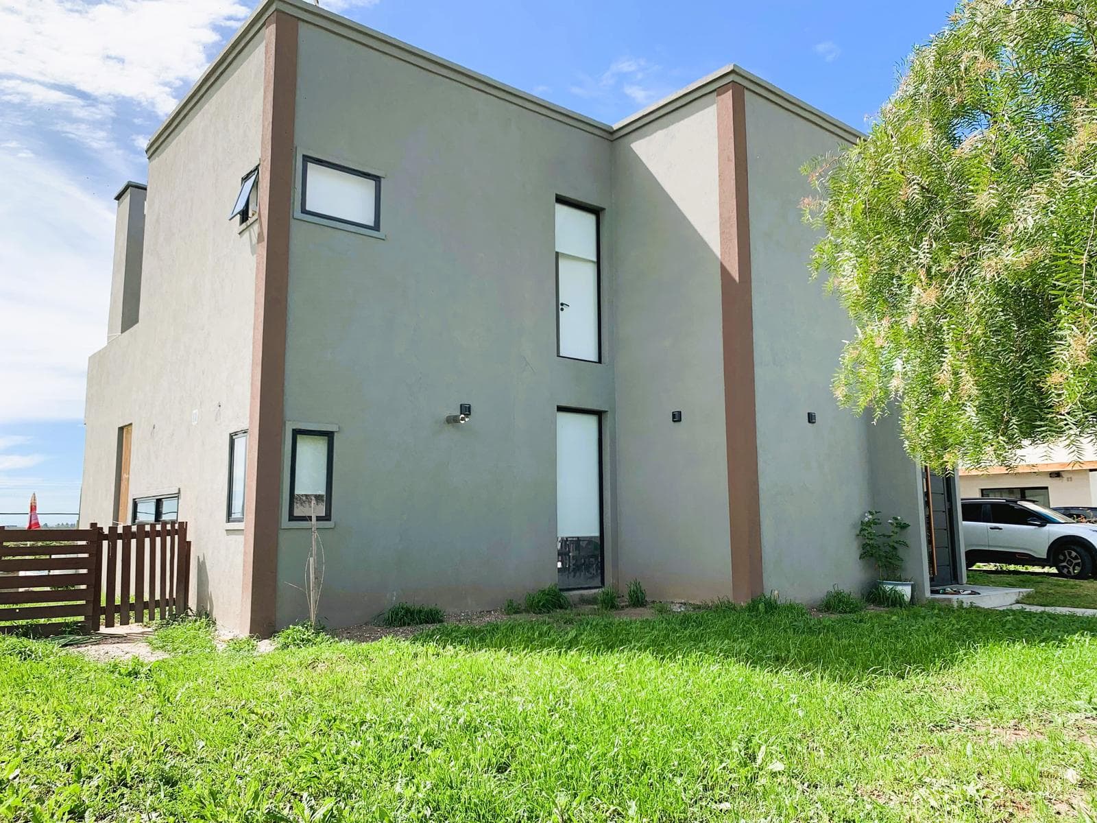 House for sale in the San Sebastián gated community, Pilar, Area 8