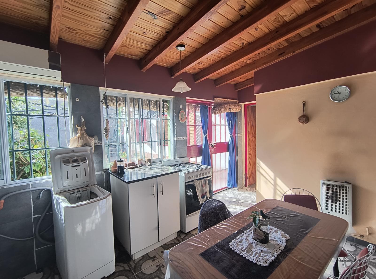House for Sale in the Trapiche Neighborhood / 4 bedrooms / 3 bathrooms / garage