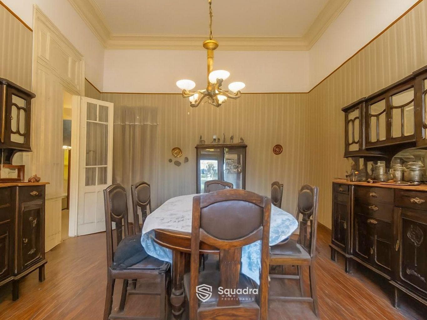 FOR SALE | TRADE - 3-bedroom house on a corner lot, in need of renovation, with a garage - Abasto, Rosario.