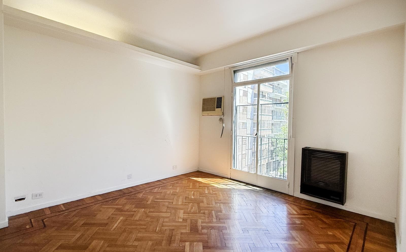4-room apartment for sale in Belgrano.
