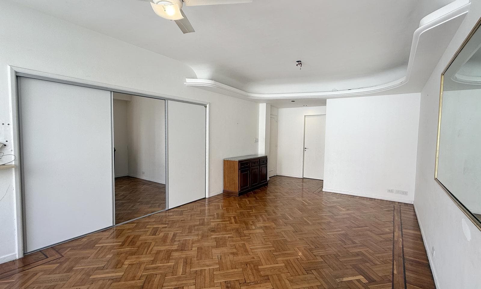 4-room apartment for sale in Belgrano.