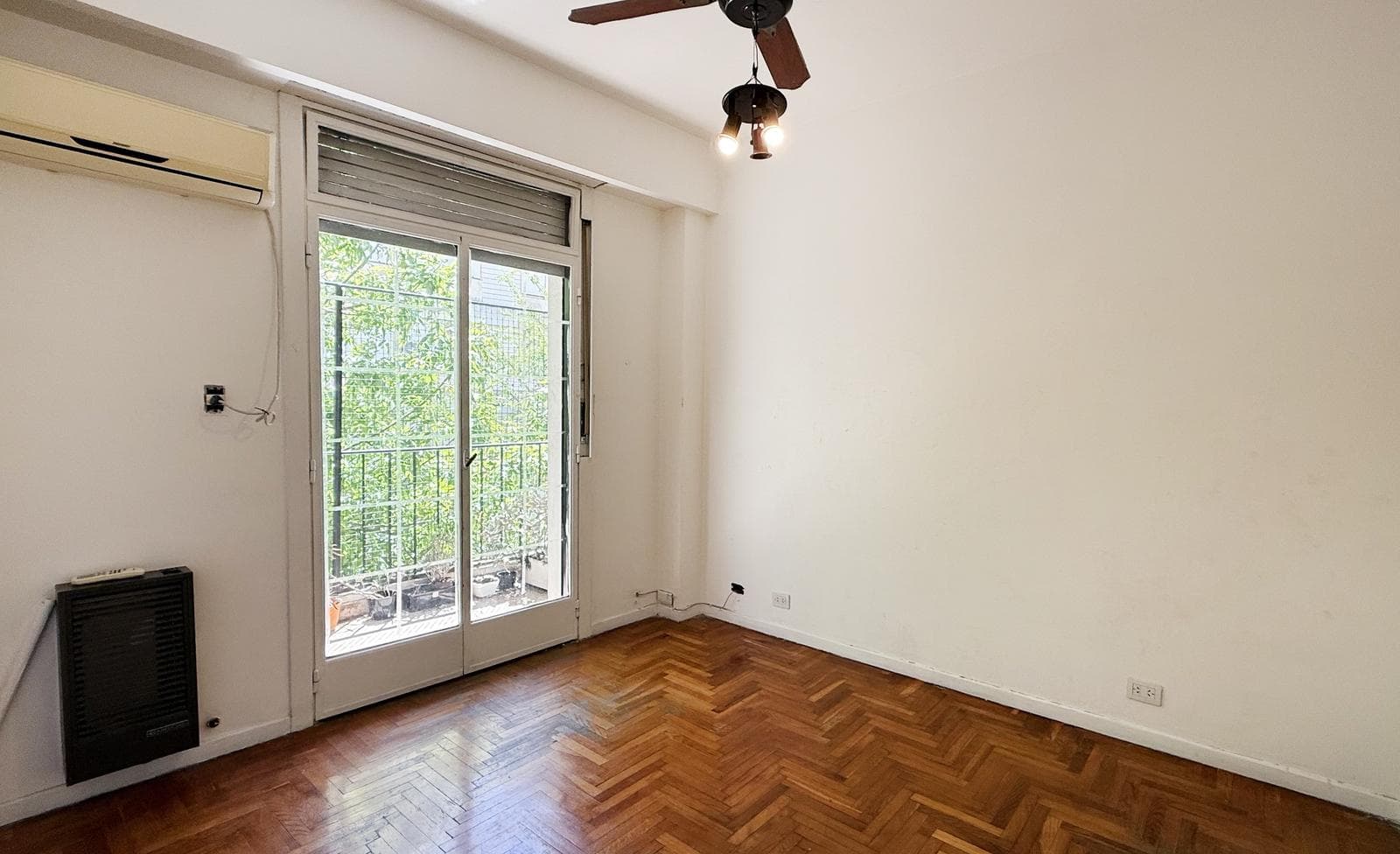 4-room apartment for sale in Belgrano.