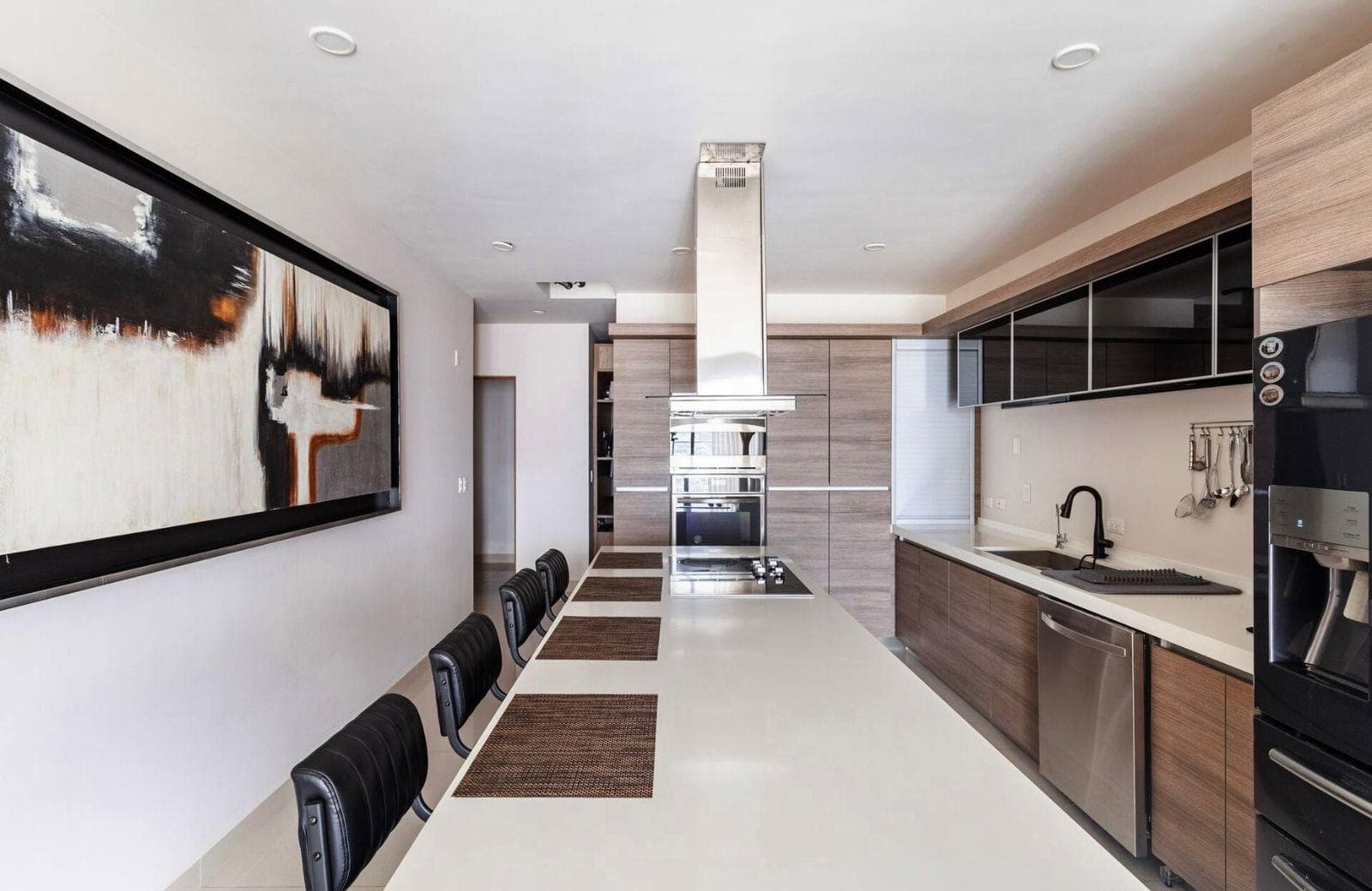 PENTHOUSE FOR RENT IN TORRE BAKARA, SANTA MARIA