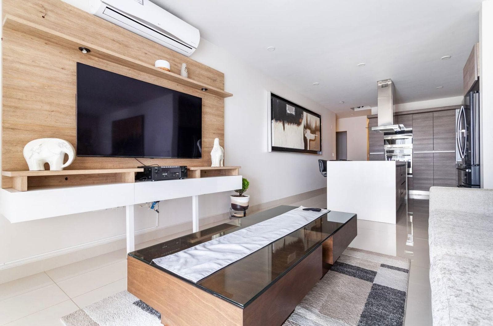 PENTHOUSE FOR RENT IN TORRE BAKARA, SANTA MARIA