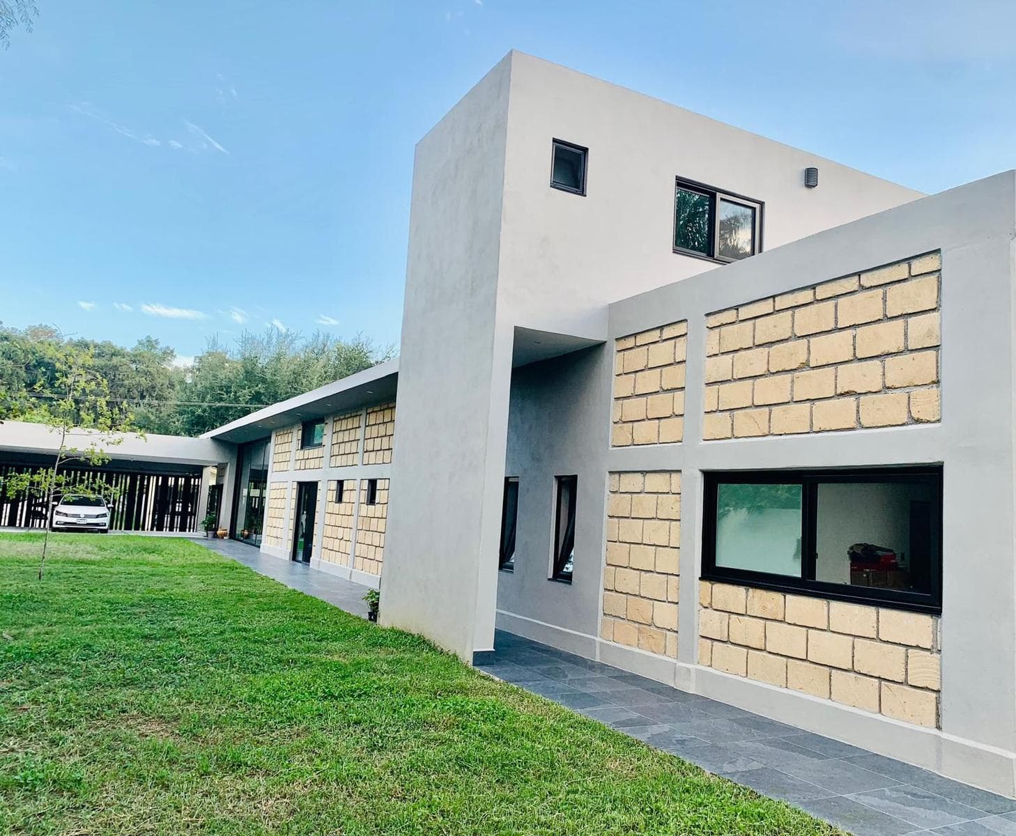 HOUSE FOR SALE IN SANTIAGO, N.L.