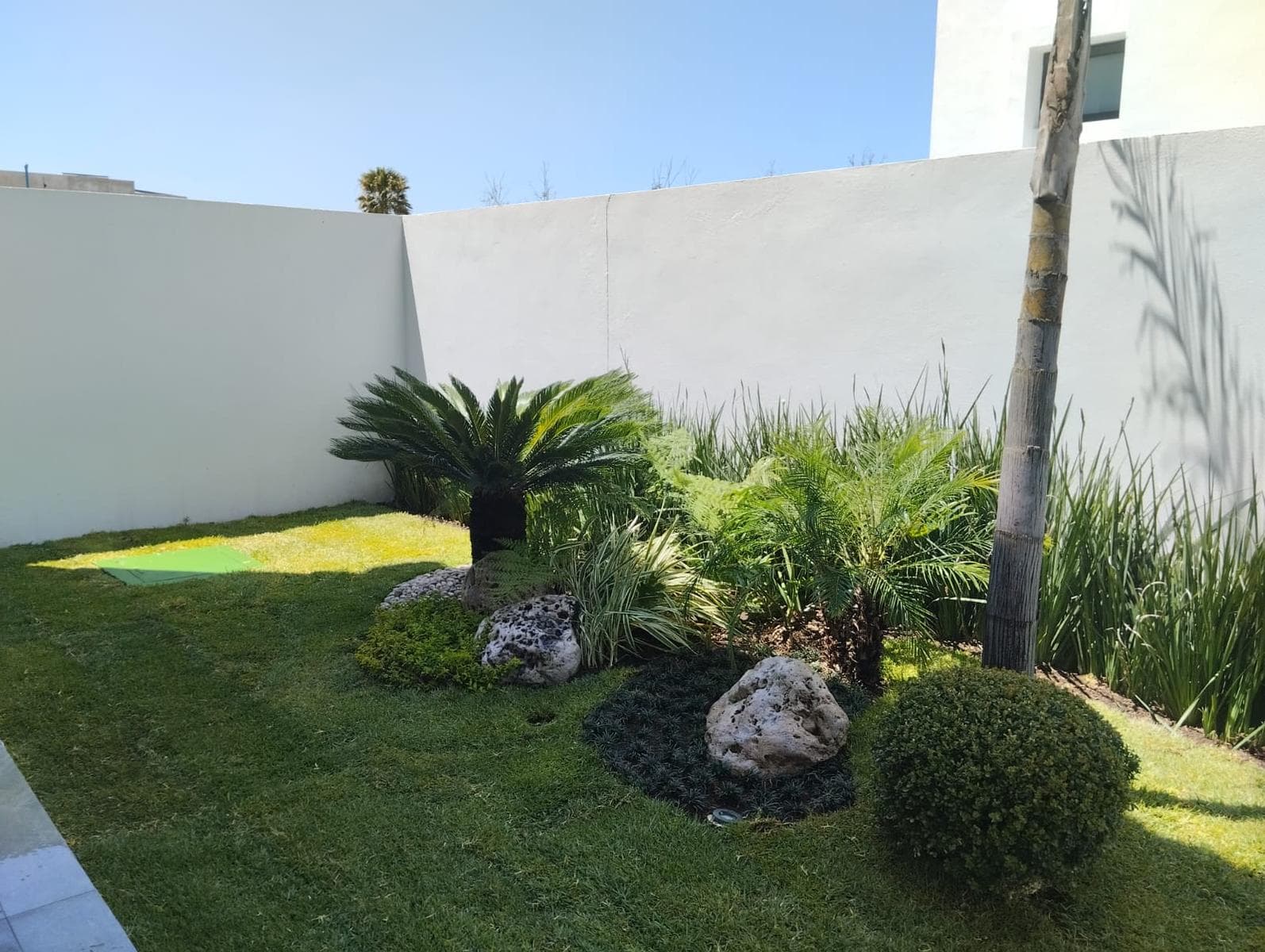 FOR SALE: BEAUTIFUL CONTEMPORARY-STYLE HOME IN LA GRAN RESERVA, LOMAS DE ANGELOPOLIS