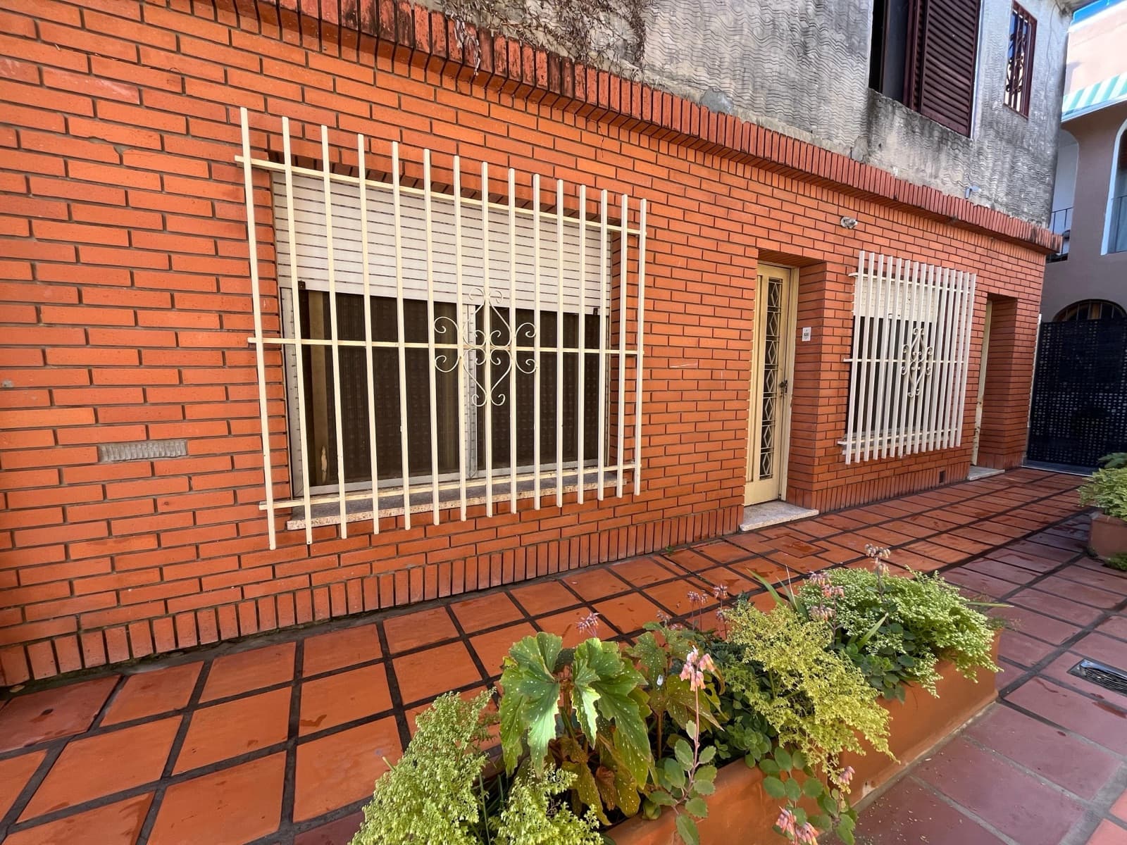 FOR SALE/TRADE: House in need of renovation—great opportunity—2 bedrooms. Saladillo, Rosario.