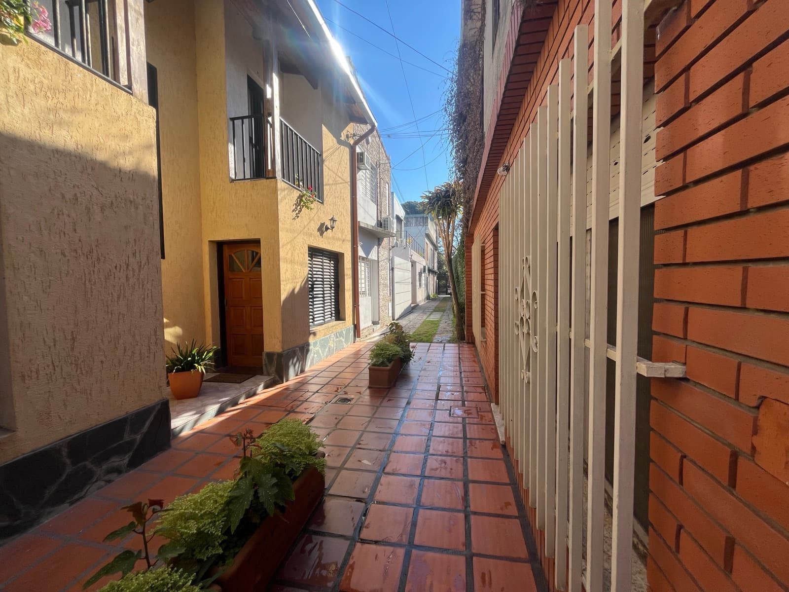 FOR SALE/TRADE: House in need of renovation—great opportunity—2 bedrooms. Saladillo, Rosario.