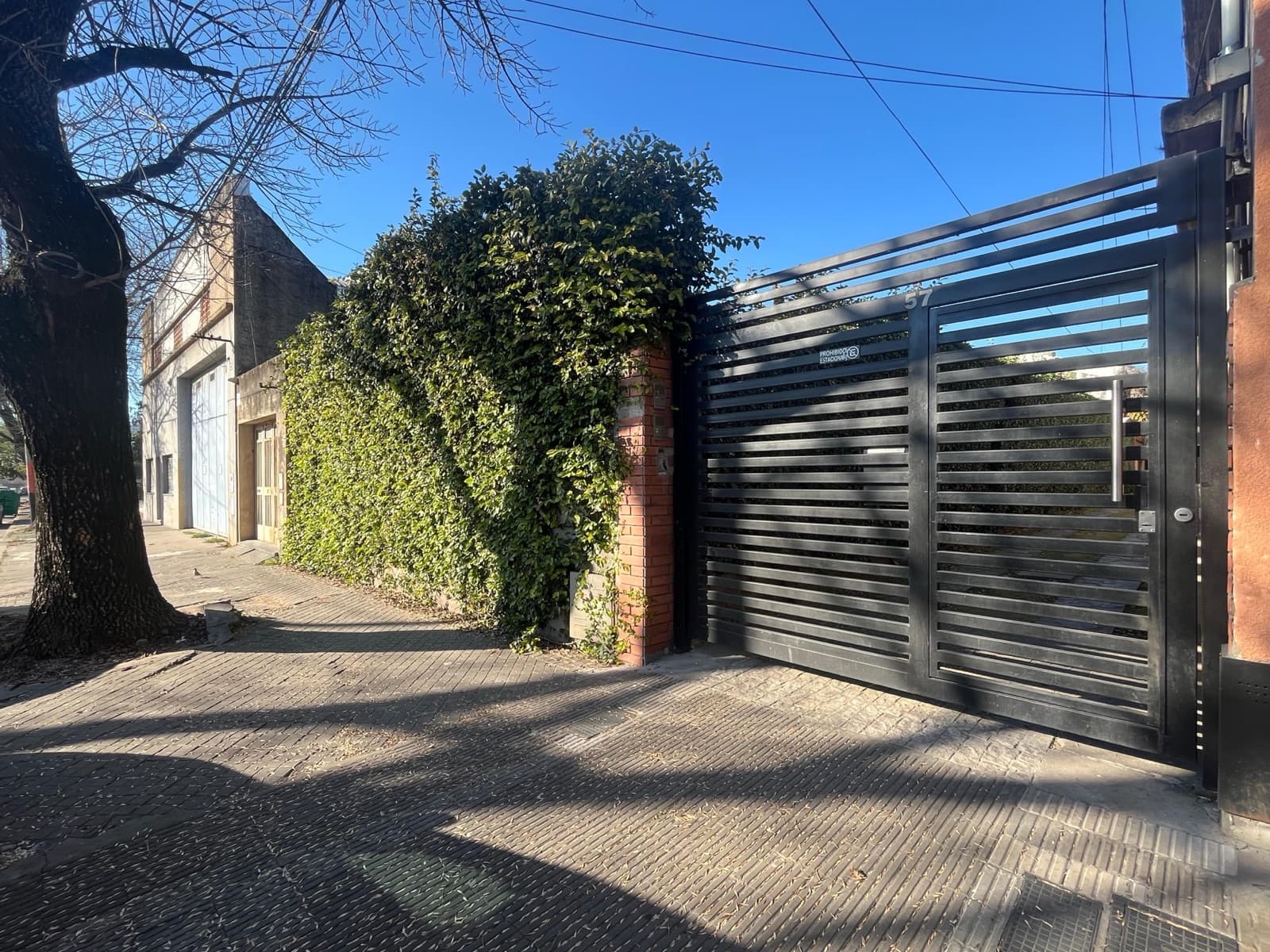 FOR SALE/TRADE: House in need of renovation—great opportunity—2 bedrooms. Saladillo, Rosario.