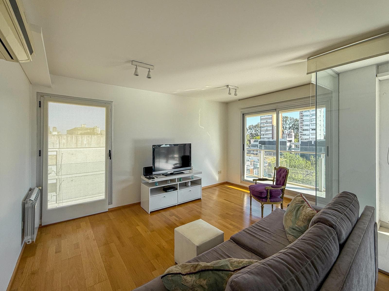 2-bedroom apartment with 2 bathrooms and a large balcony in Pichincha