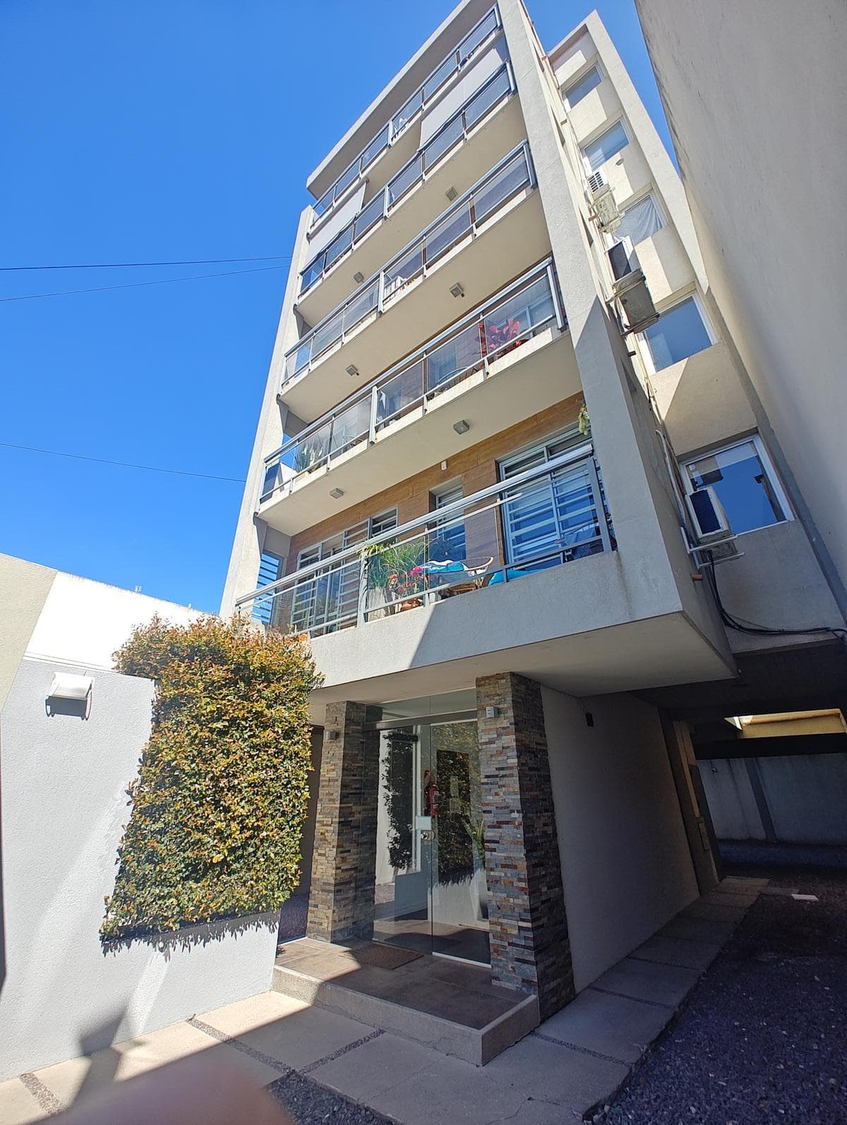 4-ROOM APARTMENT FOR SALE IN DOWNTOWN BERNAL, BALCONY, QUALIFIES FOR MORTGAGE.