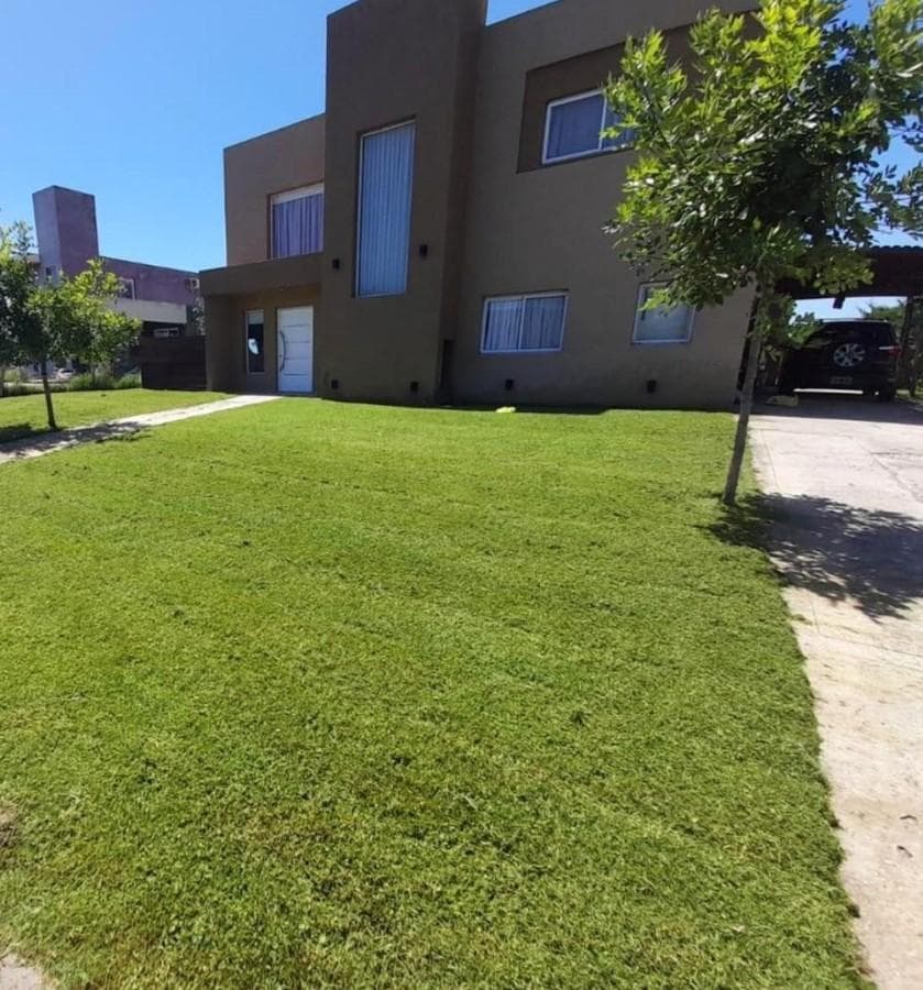 House for sale, 5 rooms, in the San Sebastian neighborhood, Area 9, Pilar; eligible for financing