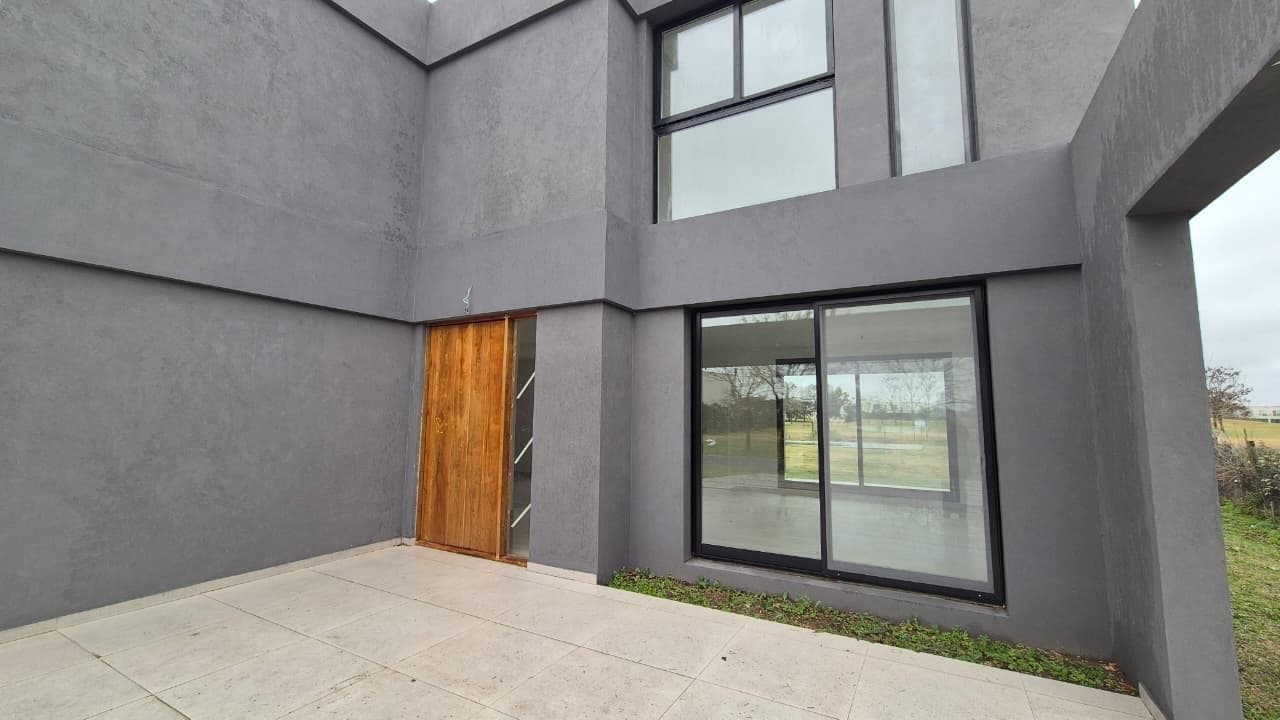 For Sale - Brand-new 4-bedroom house with maid's quarters - Canton al Golf