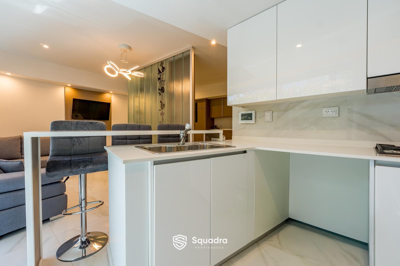 FOR SALE | TRADE - Studio apartment with garage and patio. Premium amenities - Alberdi, Rosario.