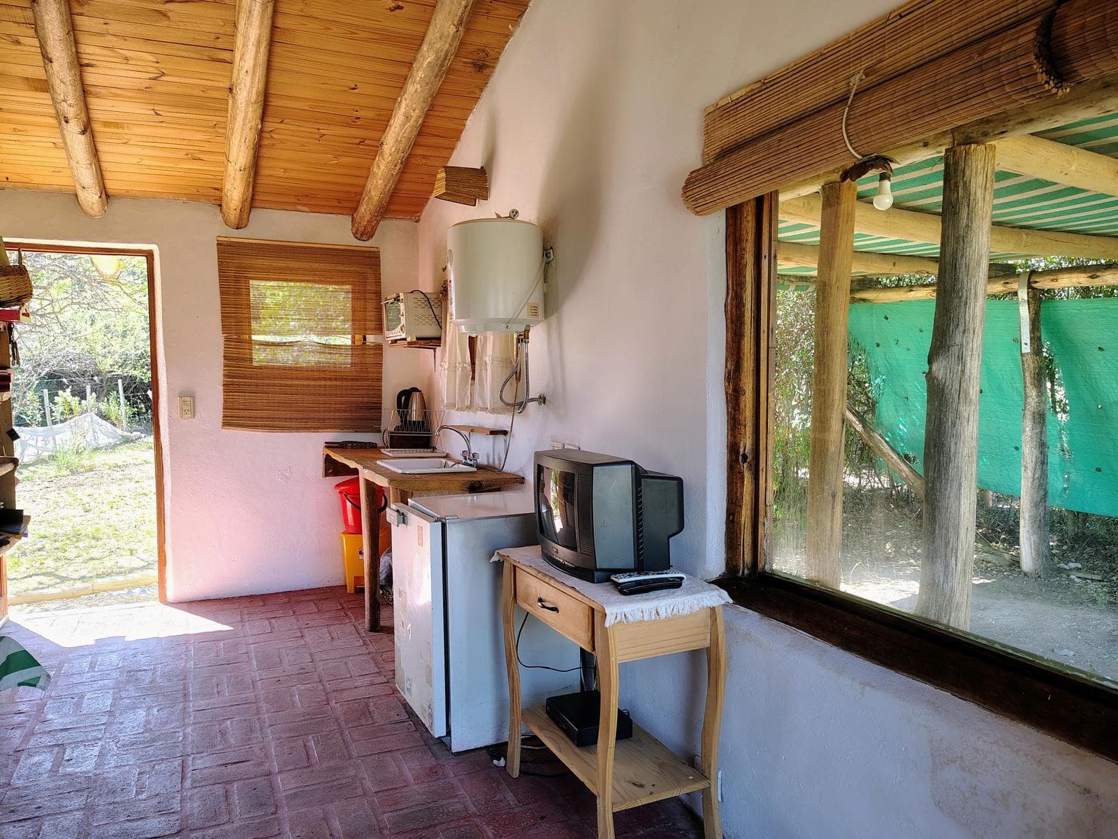 For Sale: 1-bedroom house with great views and potential for renovation. Los Olivares Blvd., Los Hornillos