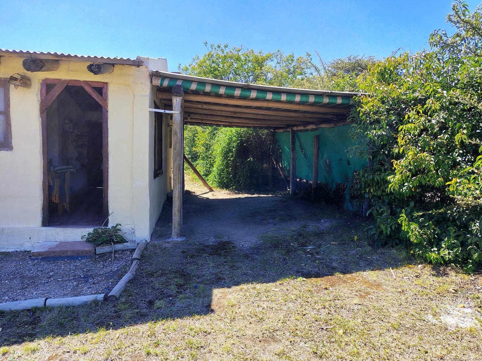For Sale: 1-bedroom house with great views and potential for renovation. Los Olivares Blvd., Los Hornillos