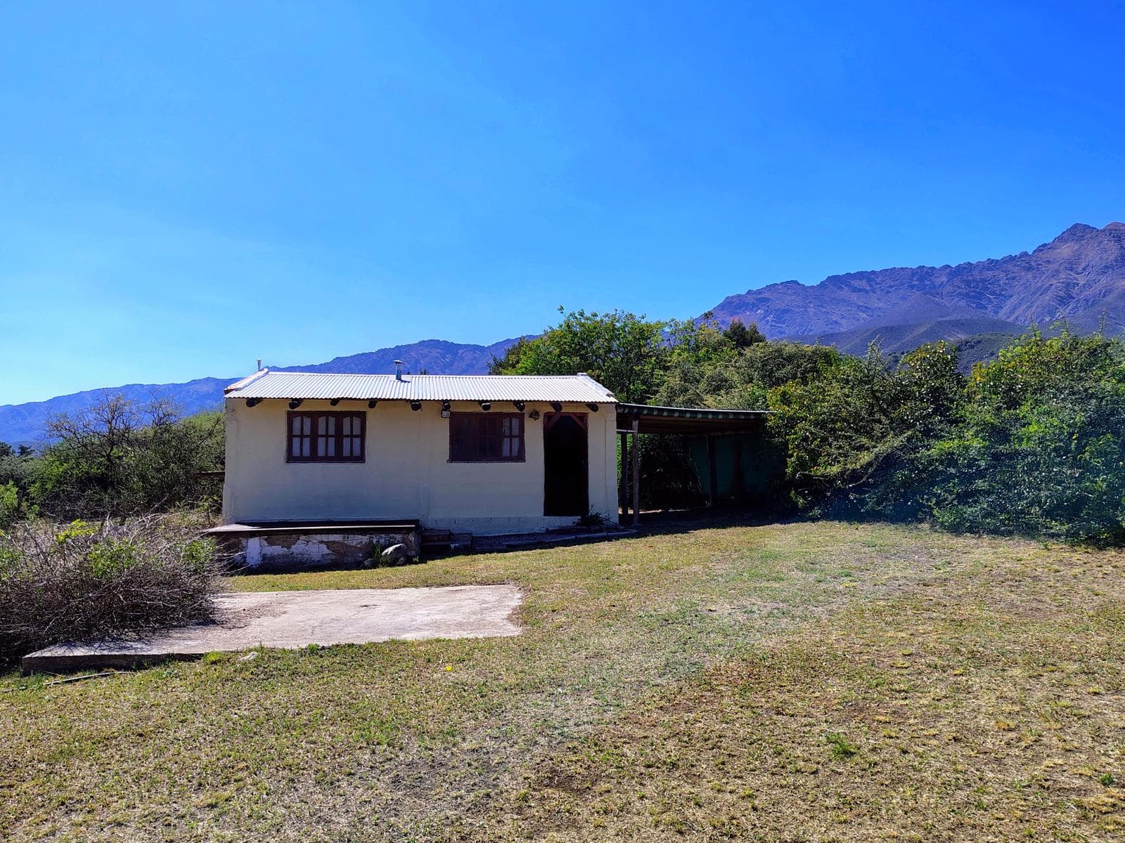 For Sale: 1-bedroom house with great views and potential for renovation. Los Olivares Blvd., Los Hornillos