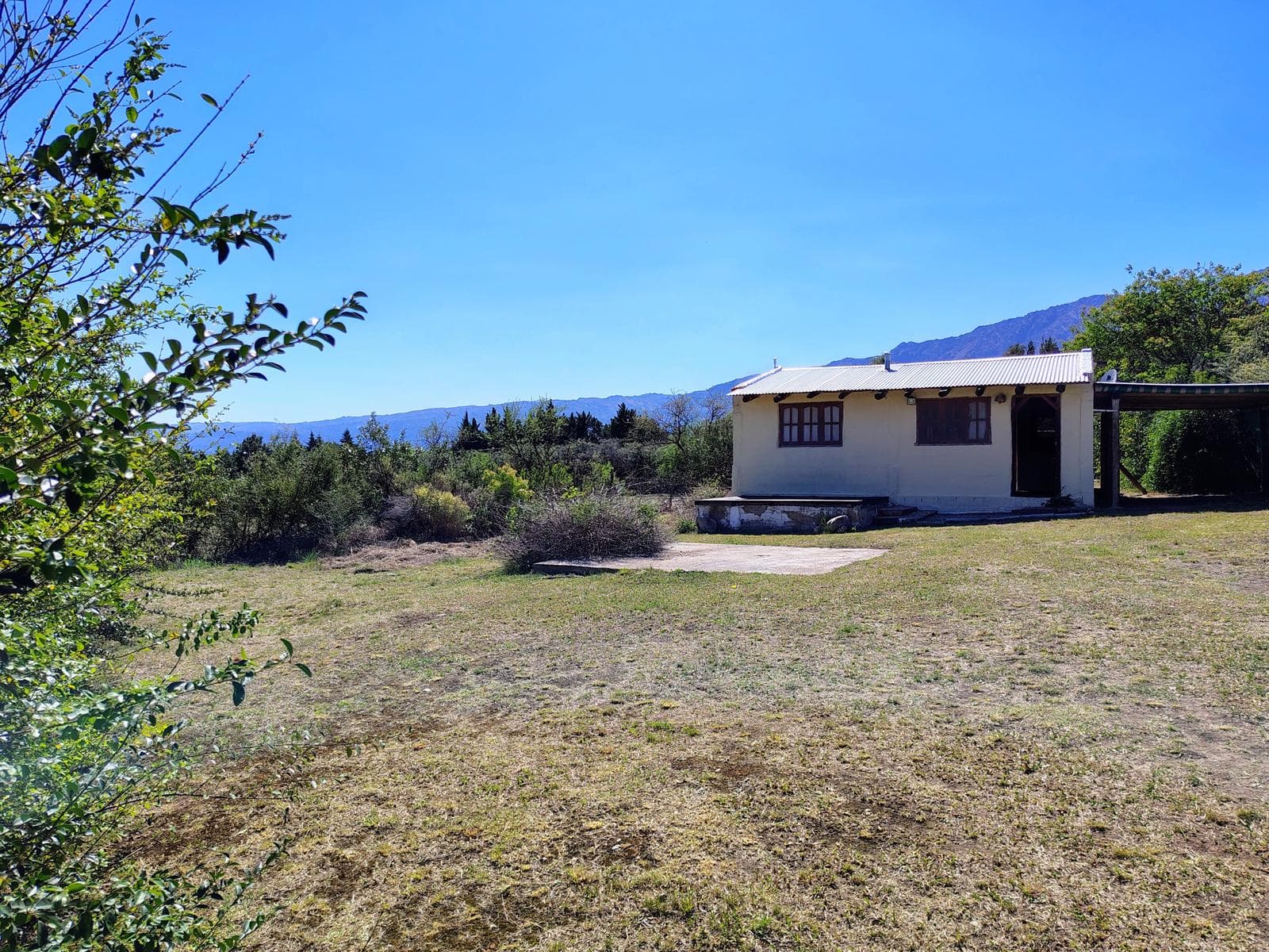For Sale: 1-bedroom house with great views and potential for renovation. Los Olivares Blvd., Los Hornillos
