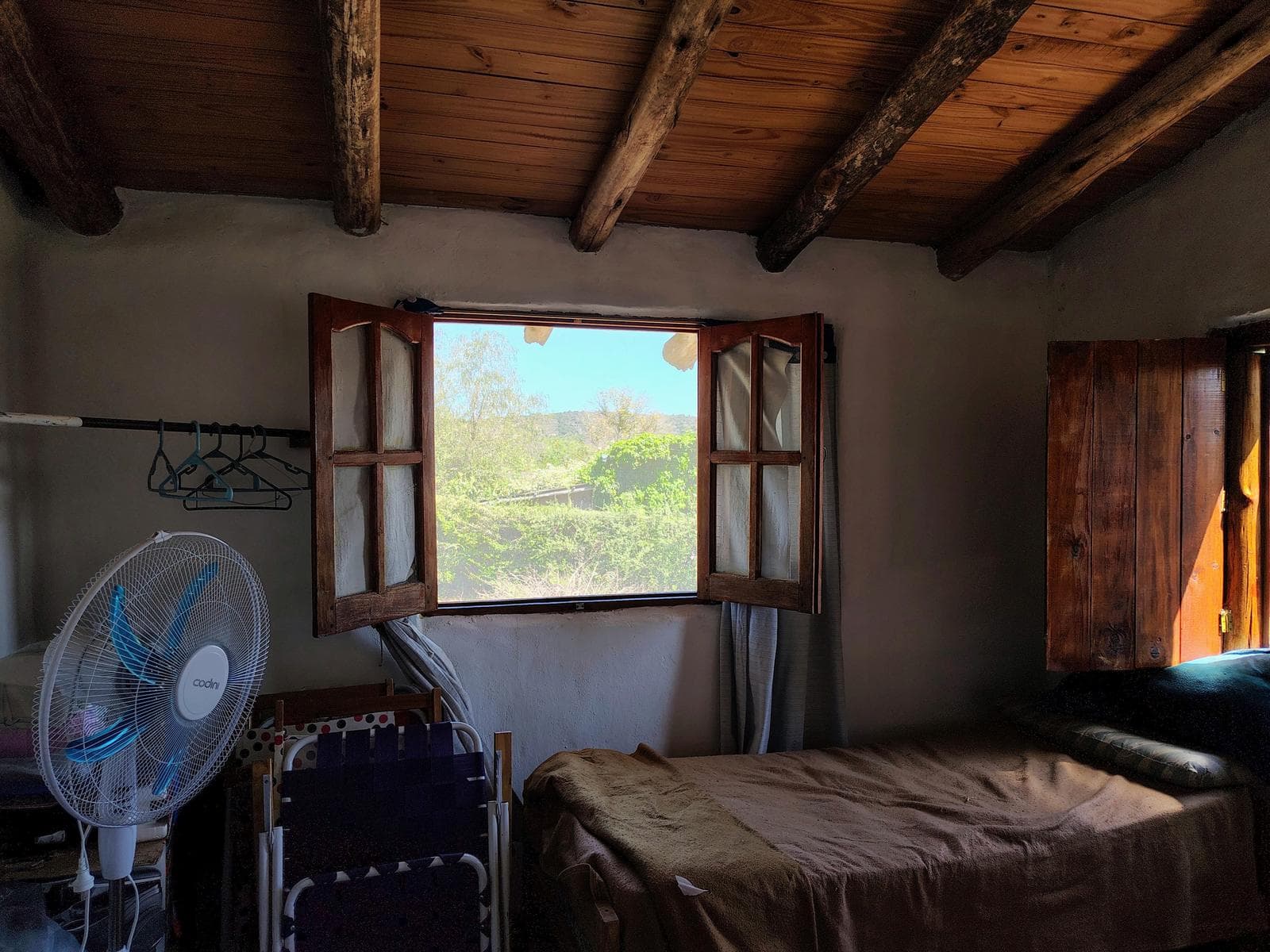 For Sale: 1-bedroom house with great views and potential for renovation. Los Olivares Blvd., Los Hornillos