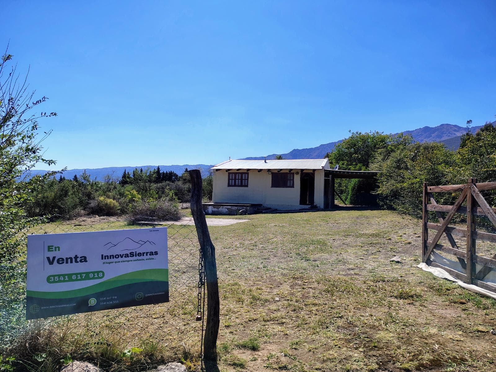 For Sale: 1-bedroom house with great views and potential for renovation. Los Olivares Blvd., Los Hornillos