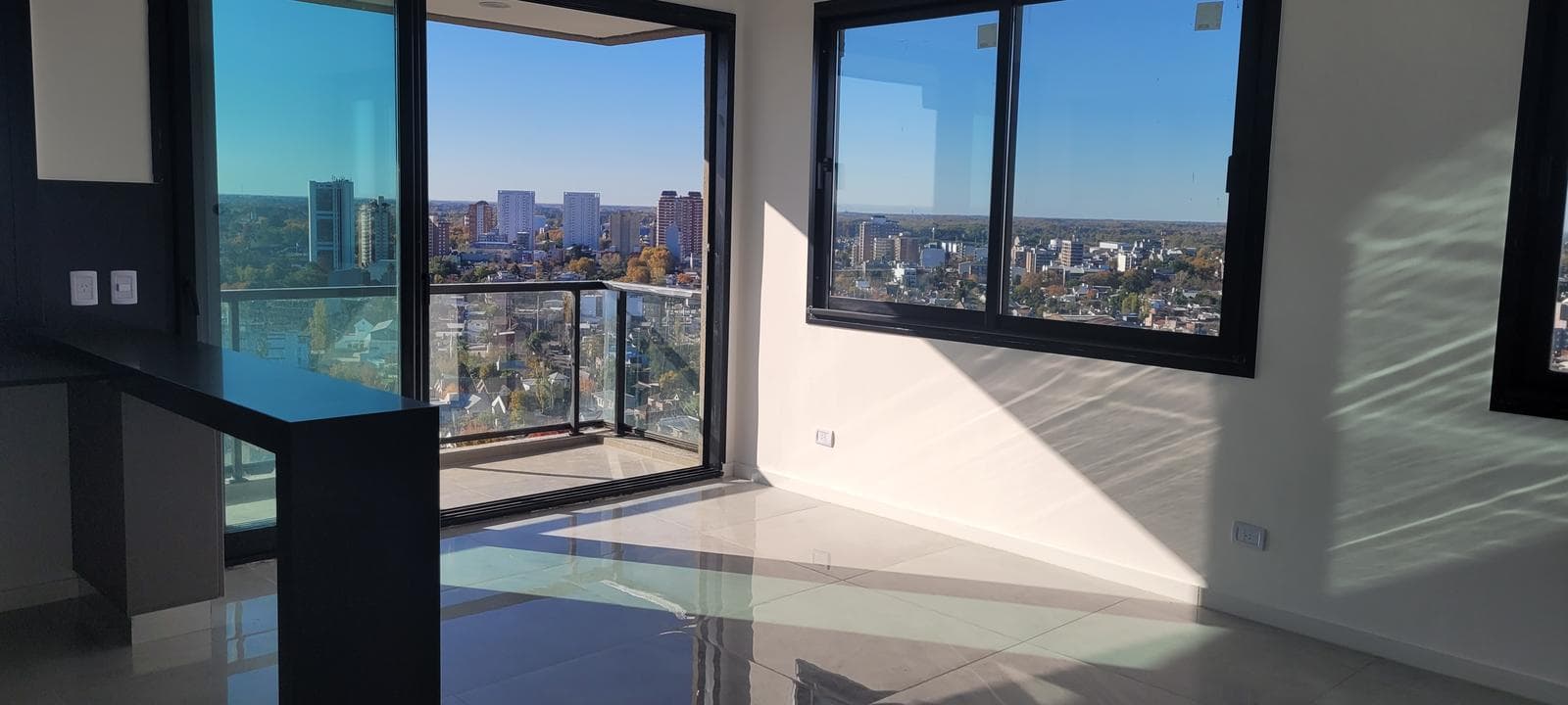 3-Room Apartment with River Views on Brickell Boulevard, Tigre