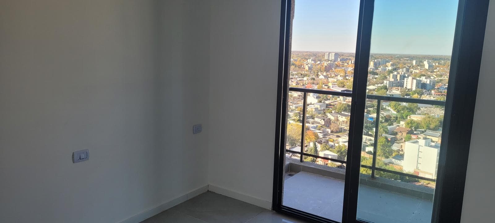 3-Room Apartment with River Views on Brickell Boulevard, Tigre